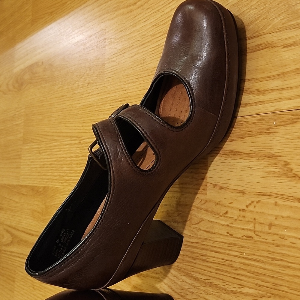 Clarks Artisan Leather Heels - Picture 9 of 9